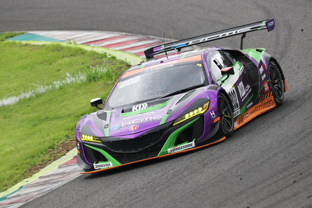 POP RACEより、エヴァンゲリオンレーシングのHONDA NSX GT3の2号機と8