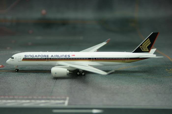 Phoenix Models Singapore A350-900 Reg# 9V-SUA 1:400 Scale die-cast