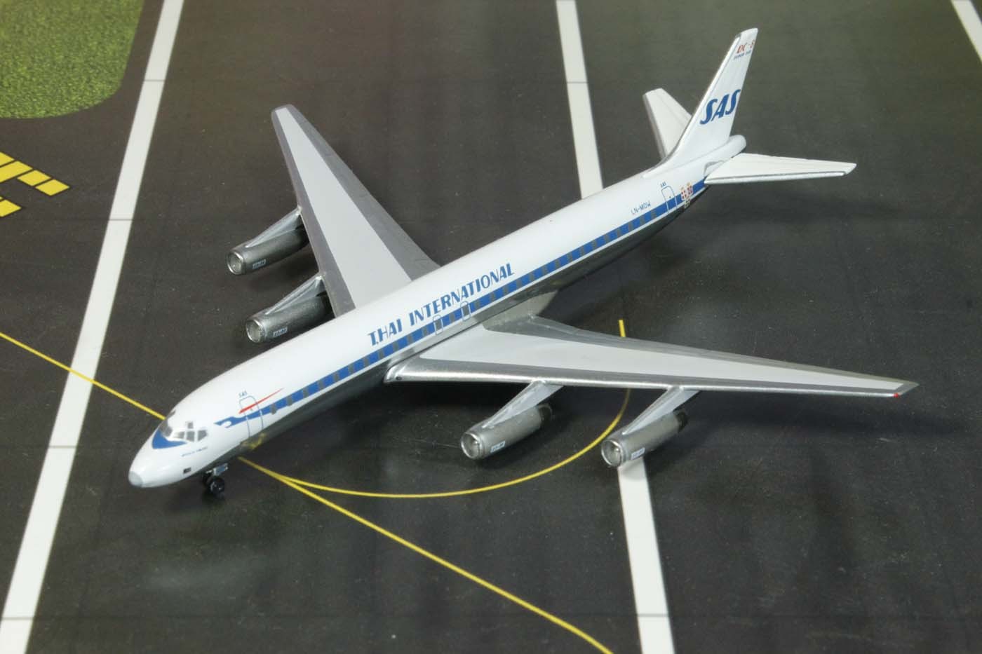 Highly detailed Aero Classic diecast model airplane SAS Thai