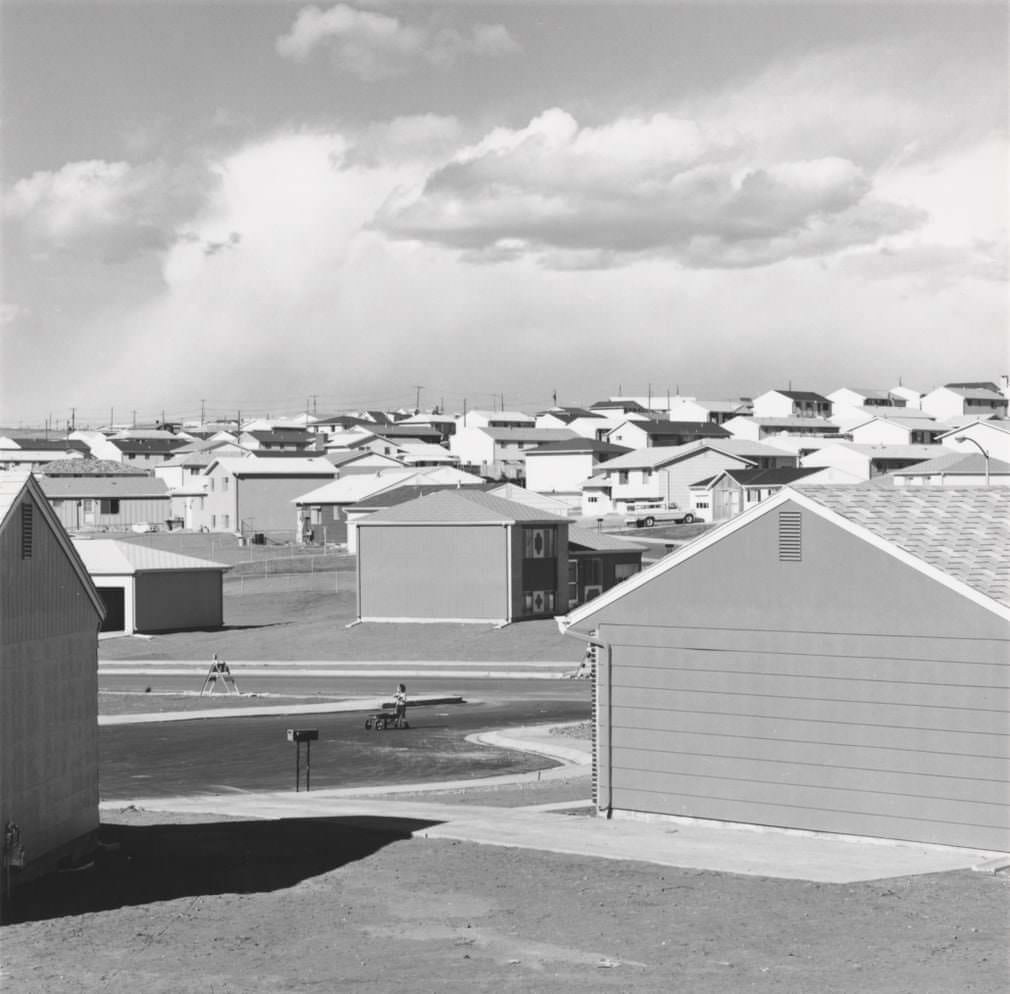 洋書 American Silence: Robert Adams Amazon.com: American Silence