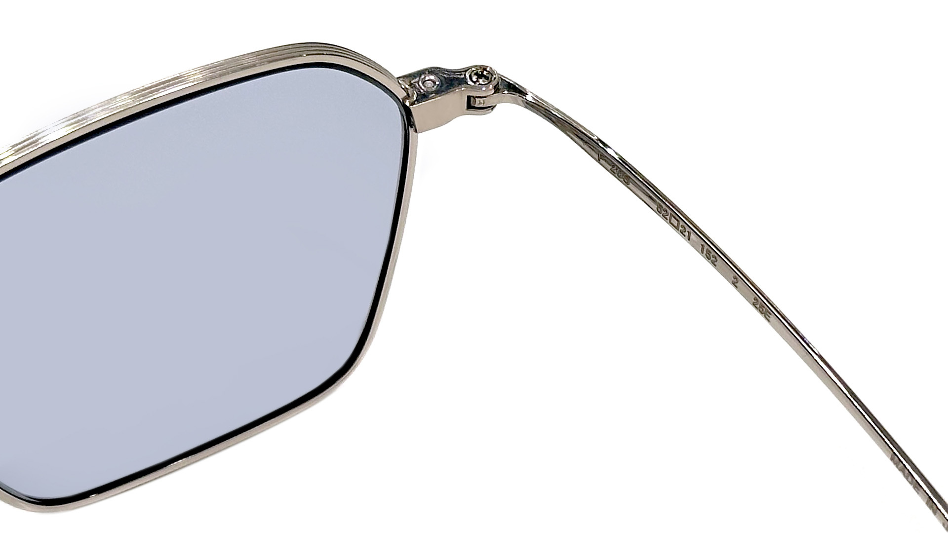 オールメタルの軽快感でさりがなく掛けられる999.9 feelsun 新作