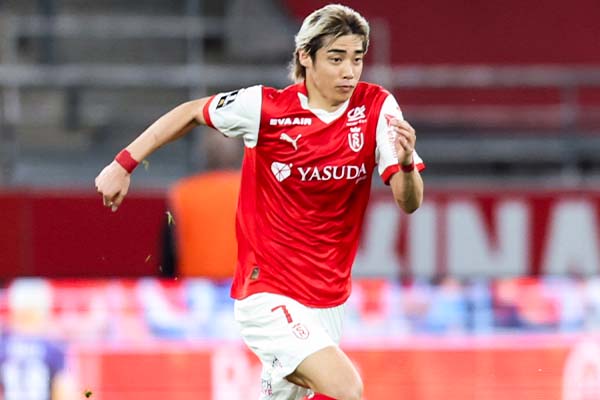 綺麗な軌道で圧巻アシスト！ 伊東純也が精確なキックでゴールを演出