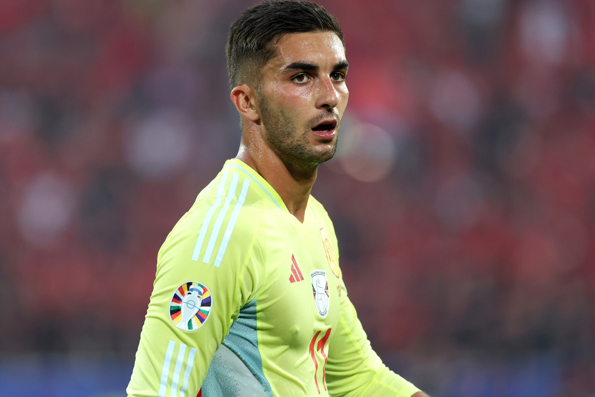 パーフェクトな連携で守備を崩す！スペイン代表FWフェラン・トーレスの