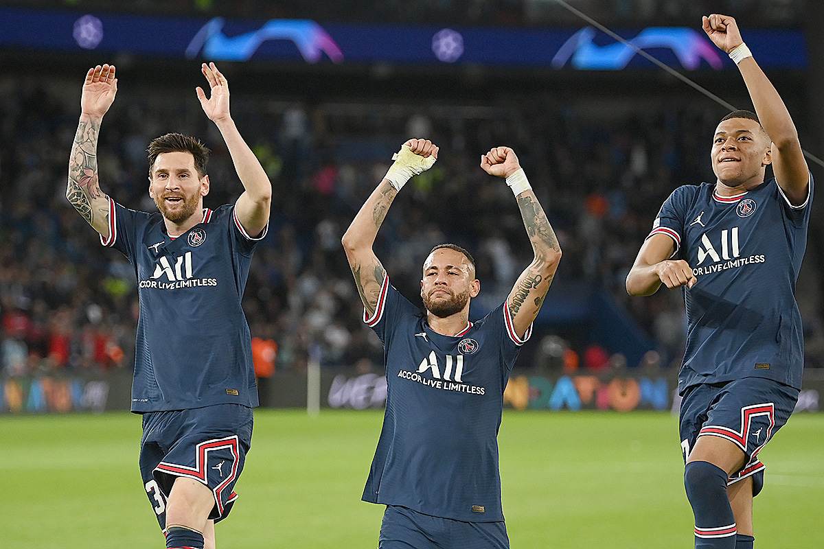 パリという街を映す華やかさと、スターにも容赦ない物騒さ。パリ