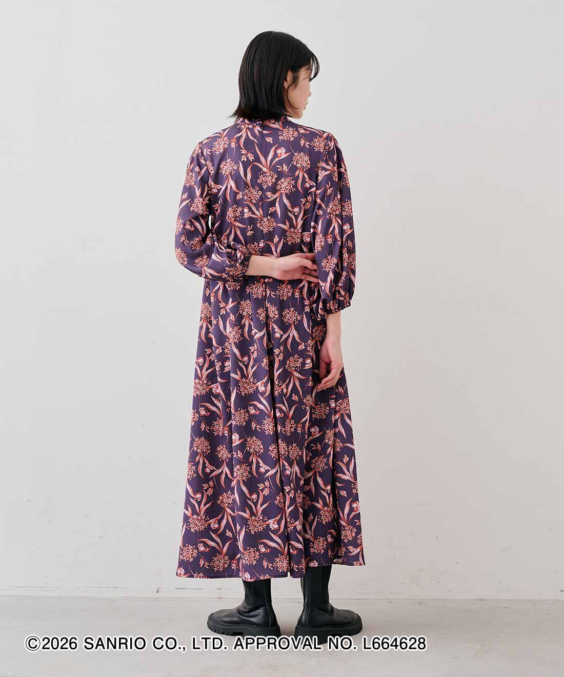 MEDE19F HELLO KITTY 植物に隠れたプリントワンピース〈ネイビー