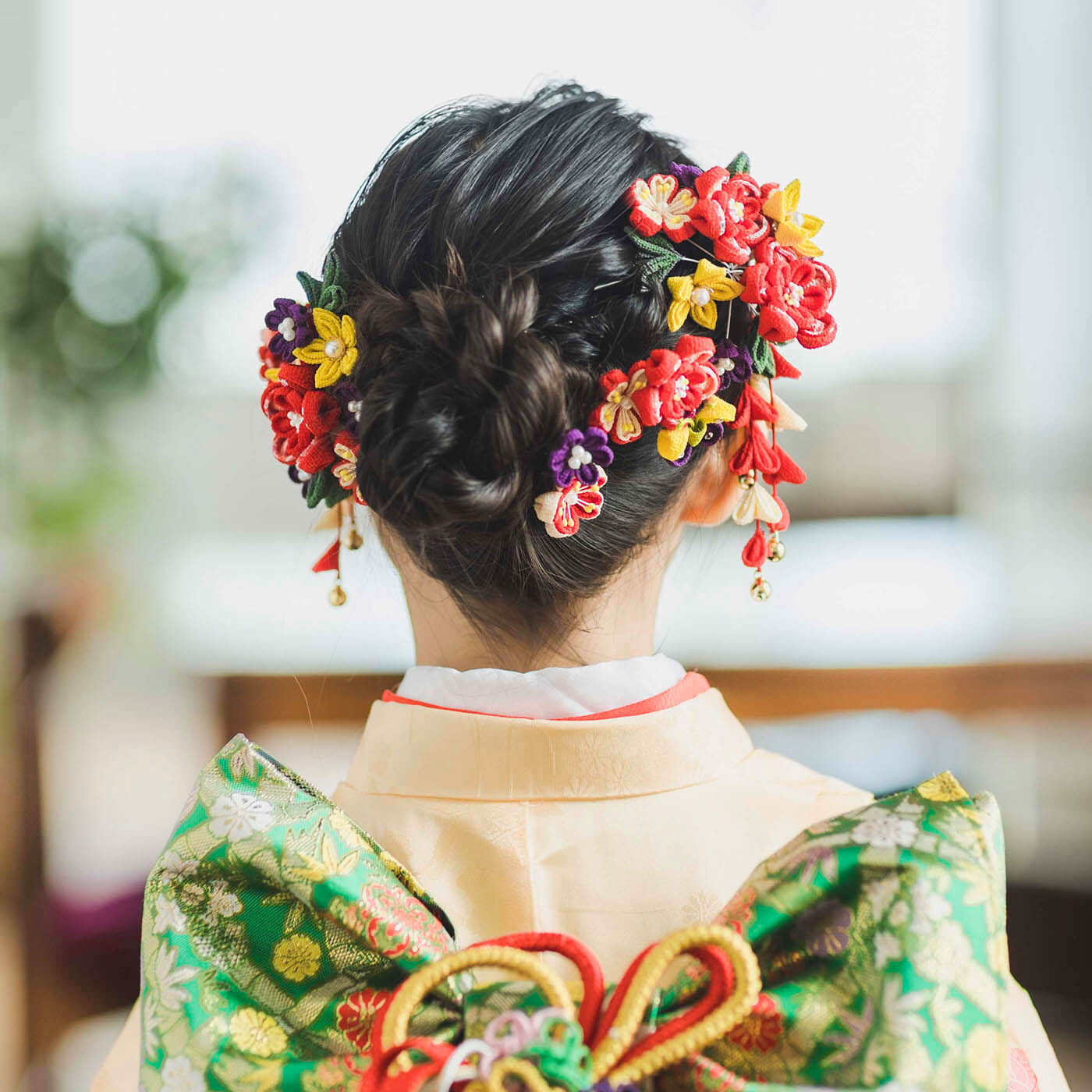 思い出の1ページを彩る つまみ細工の髪飾りの会〈紅都〉｜Couturier