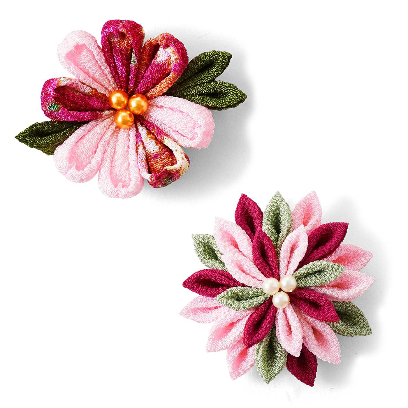 小さな一輪に個性がキラリ つまみ細工の花図鑑の会｜Couturier