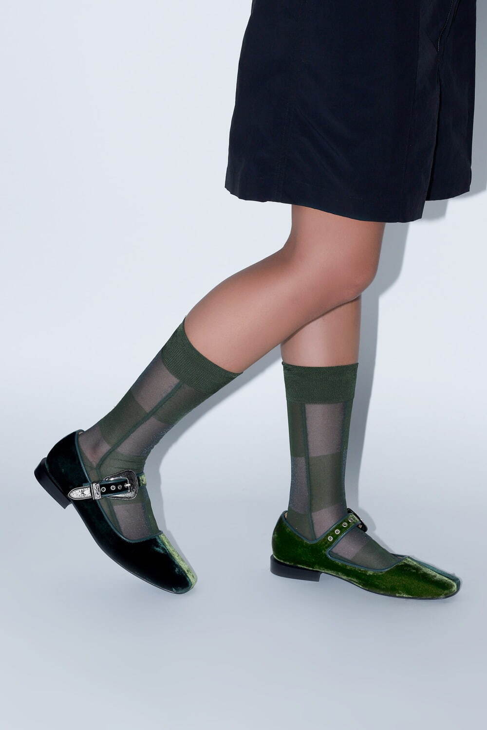 トーガ プルラ新作メリージェーンシューズ、ブラックレザーorバイ