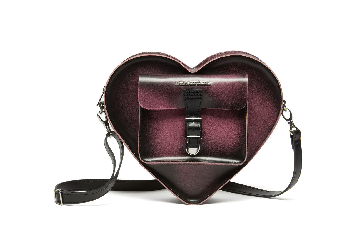 ドクターマーチン「ハート バッグ」ダークなピンクグラデレザー、厚底