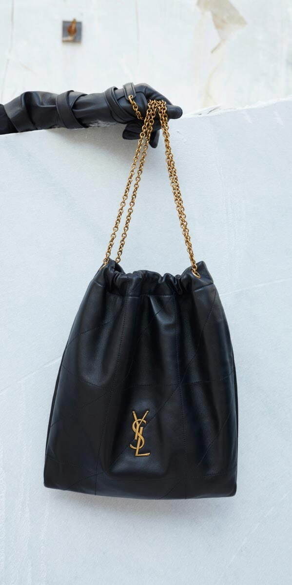 サンローラン幾何学ステッチ×YSLロゴの「ジェイミー 4.3」巾着バッグ