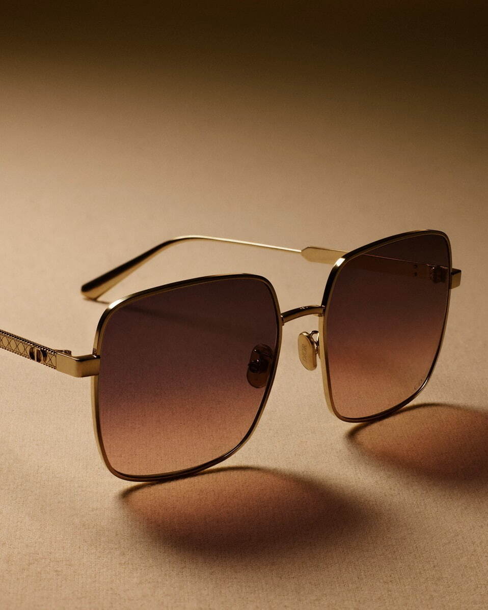 ディオール「カナージュ」モチーフのサングラス、格子柄刻んだゴールド