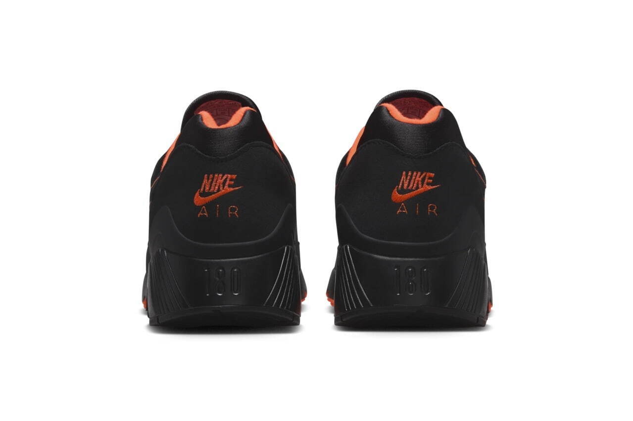 ナイキのスニーカー「エア 180」マットブラック×オレンジのハロウィン