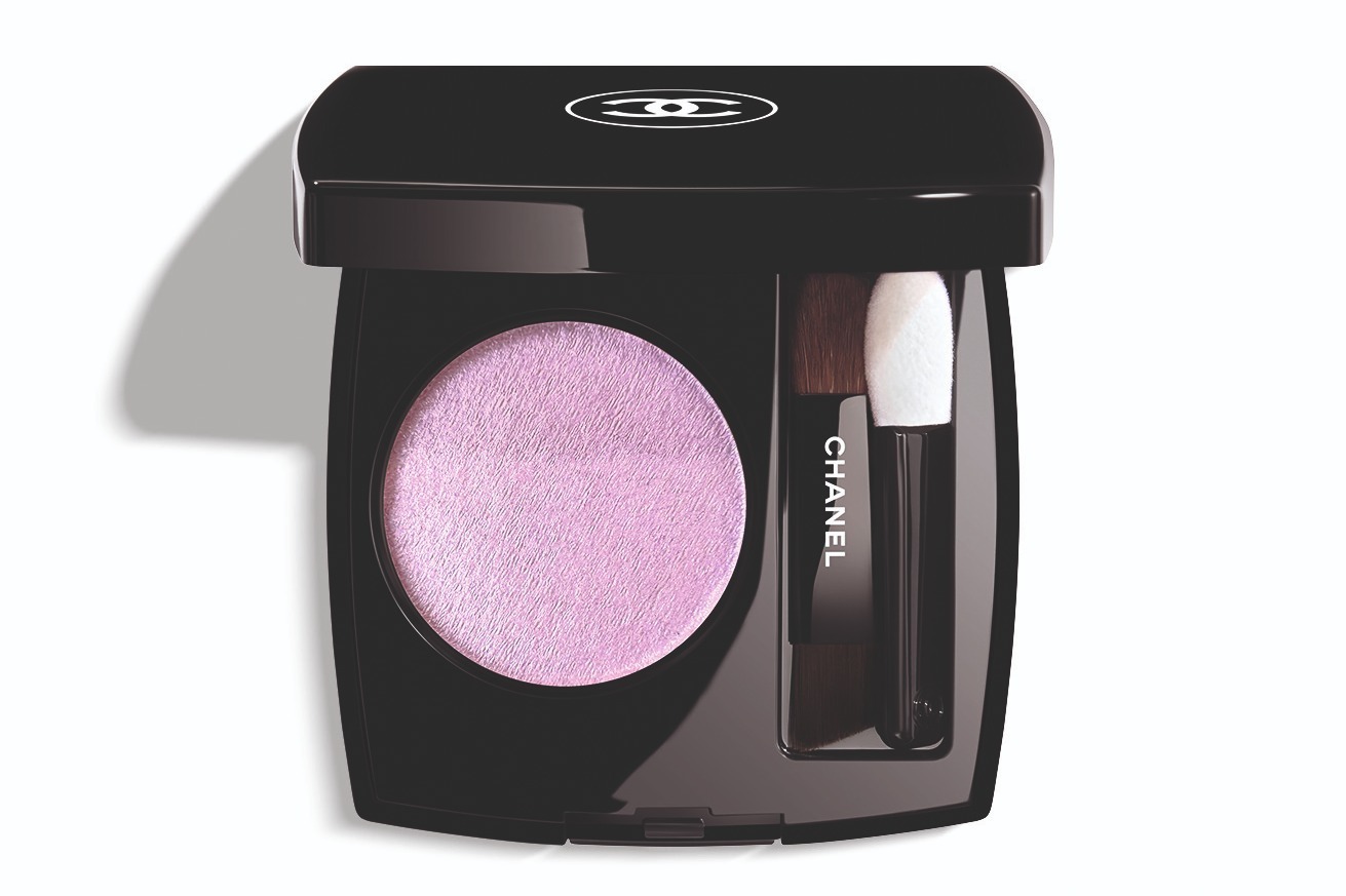 シャネル2025年春コスメ「パステルカラー」のアイシャドウ＆サテン質感