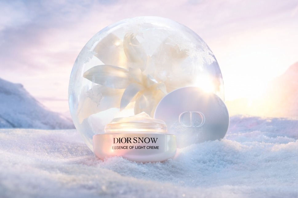ディオール スノー25年春スキンケア、“雪のようにピュアな肌”導く薬用