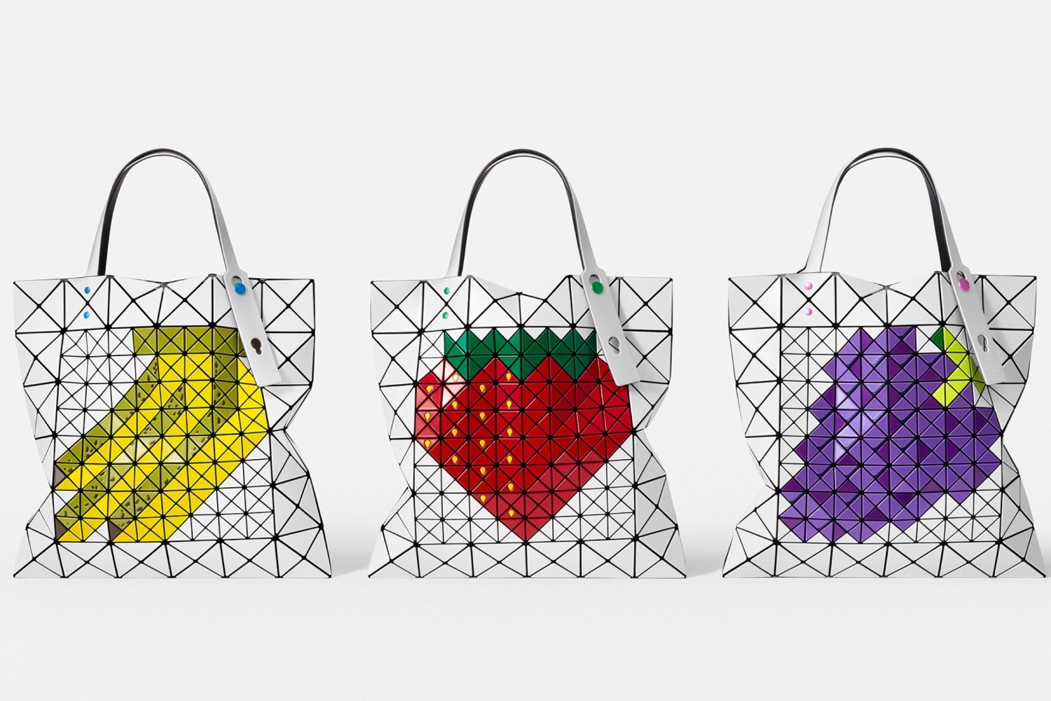 バオ バオ イッセイ ミヤケ「フルーツ」バッグ、苺やバナナを三角形