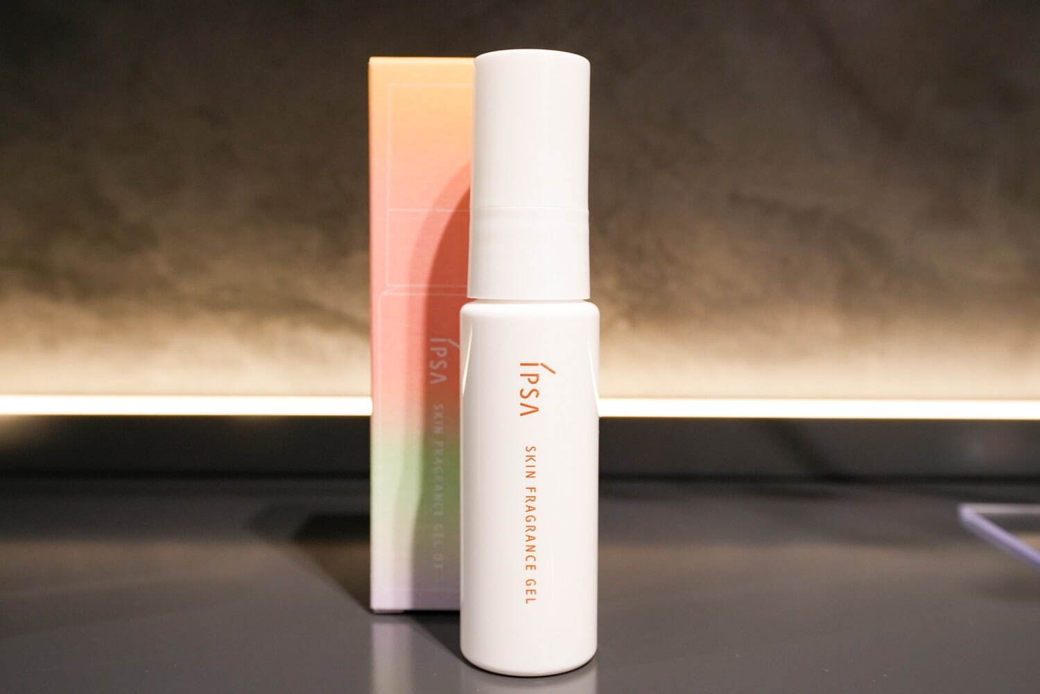 イプサからスキンケア発想のフレグランスジェル誕生、“朝露の庭”など