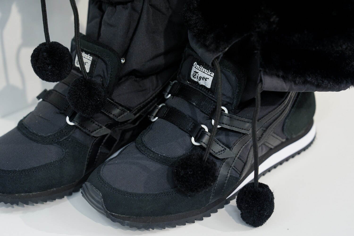 オニツカタイガー25年秋冬シューズ、「メキシコ」の編み上げブーツ