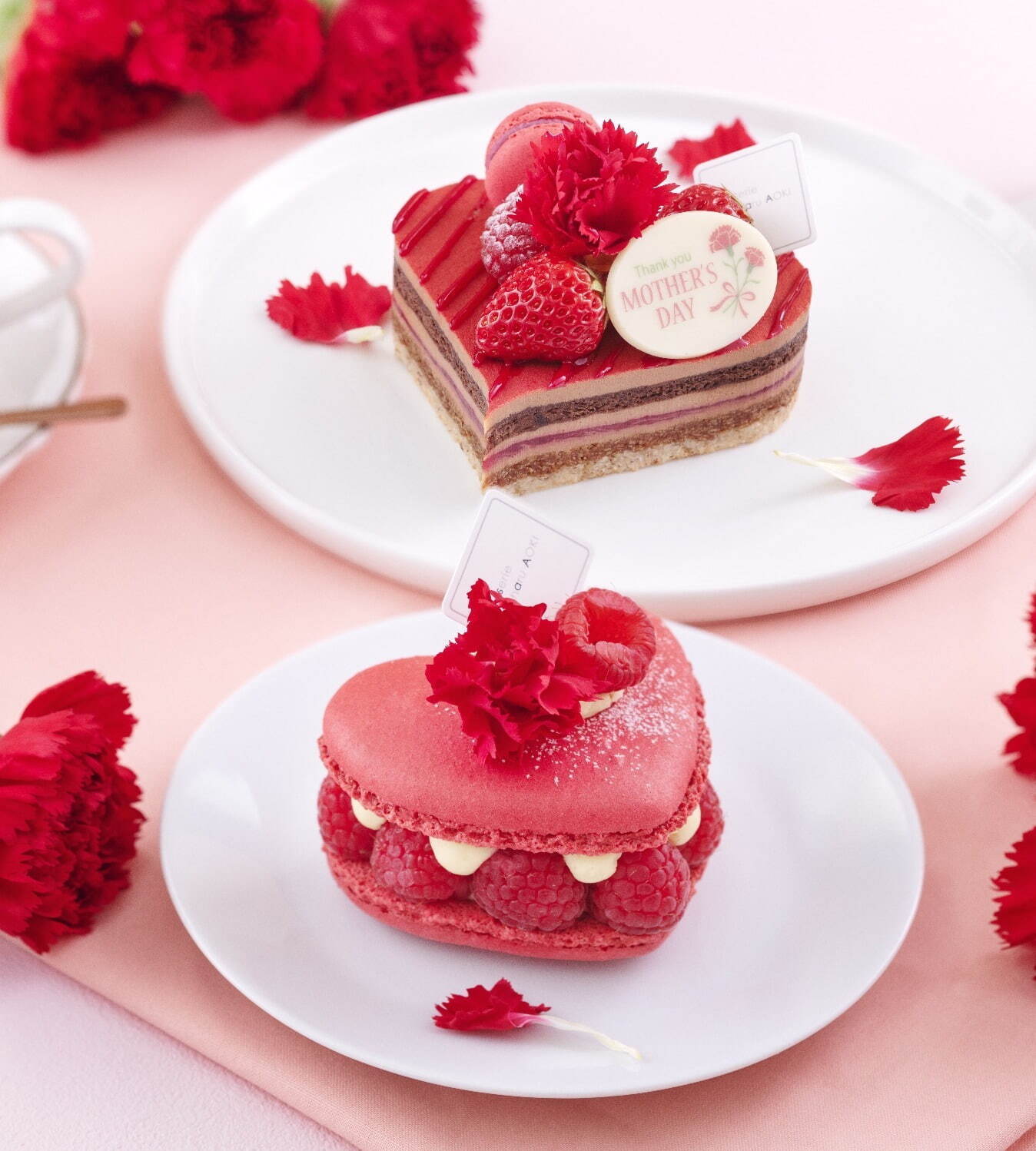 パティスリー・サダハル・アオキ・パリの母の日、“紅茶とスミレ香る