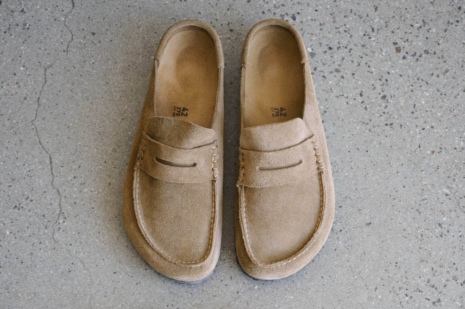 ビルケンシュトック“ローファー風”クロッグサンダル「ネープルズ