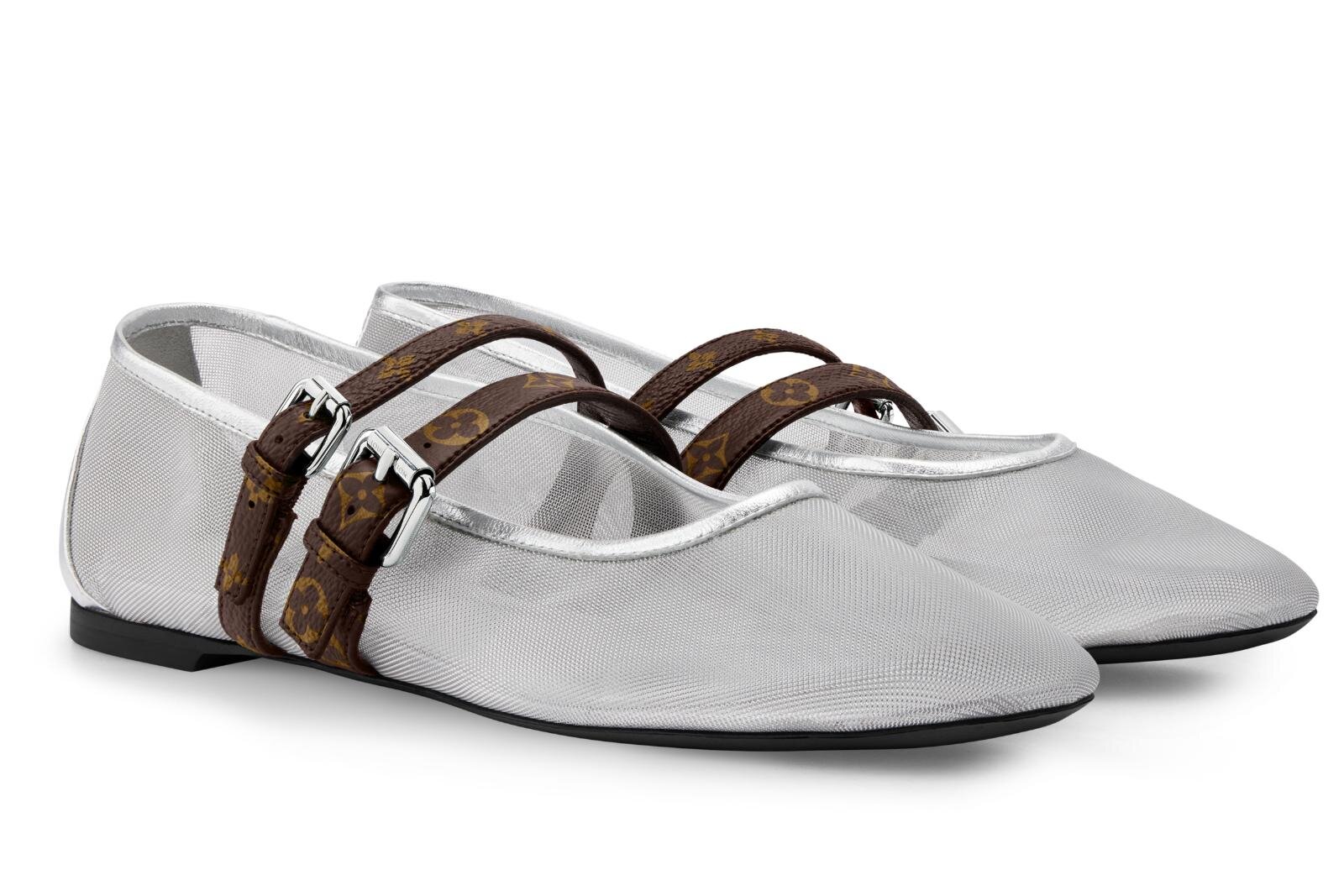 ルイ・ヴィトンのバレリーナシューズ、”モノグラム”ストラップの