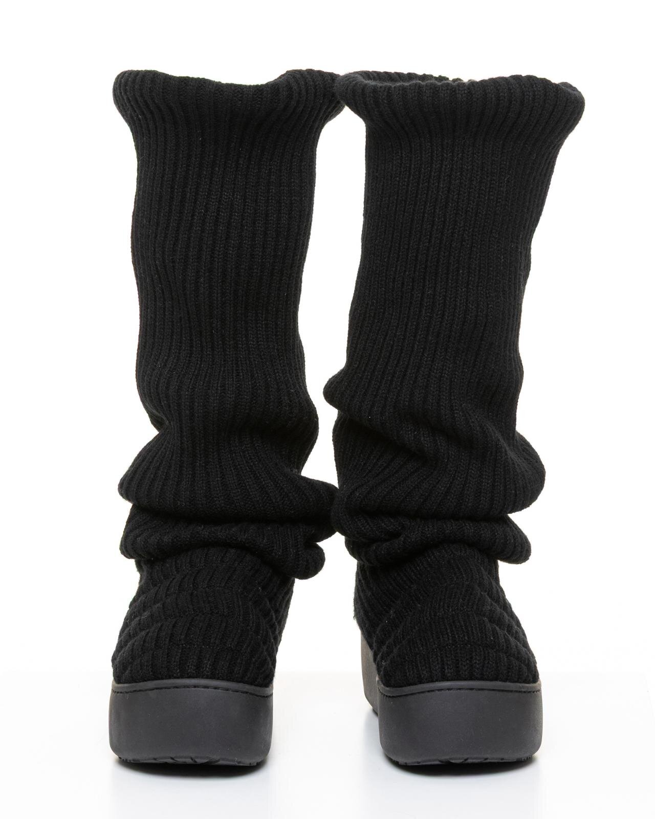 オダカ×スブ、“くしゅっと履ける”リブニットのルーズソックス型厚底