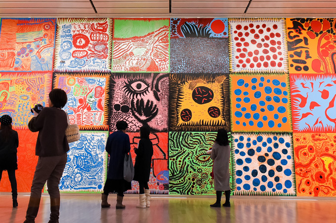 展覧会「草間彌生 わが永遠の魂」国立新美術館で開催、過去最大規模の