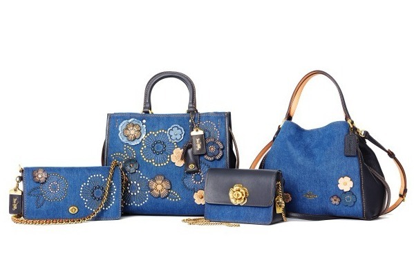 コーチ「デニム コレクション」日本限定“ティーローズ”をあしらった