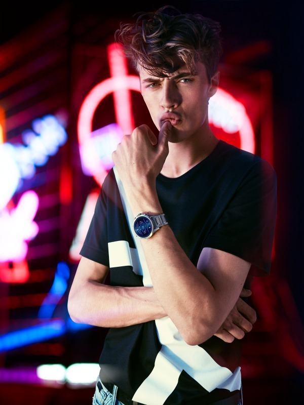 A|X アルマーニ エクスチェンジのスマートウォッチ - 初のタッチ