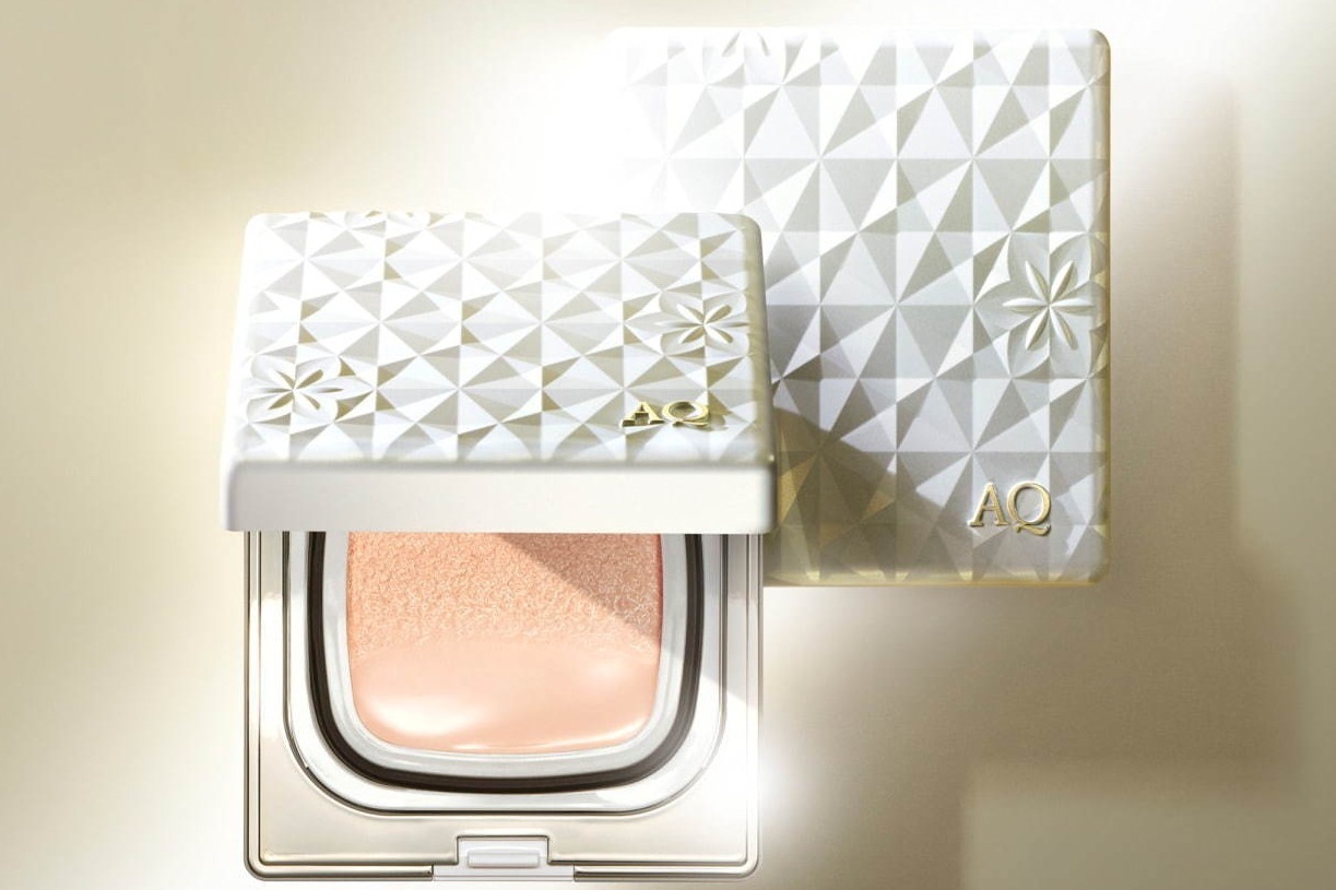 コスメデコルテ「AQ」“スキンケア感覚”の新クッションファンデ、ツヤと