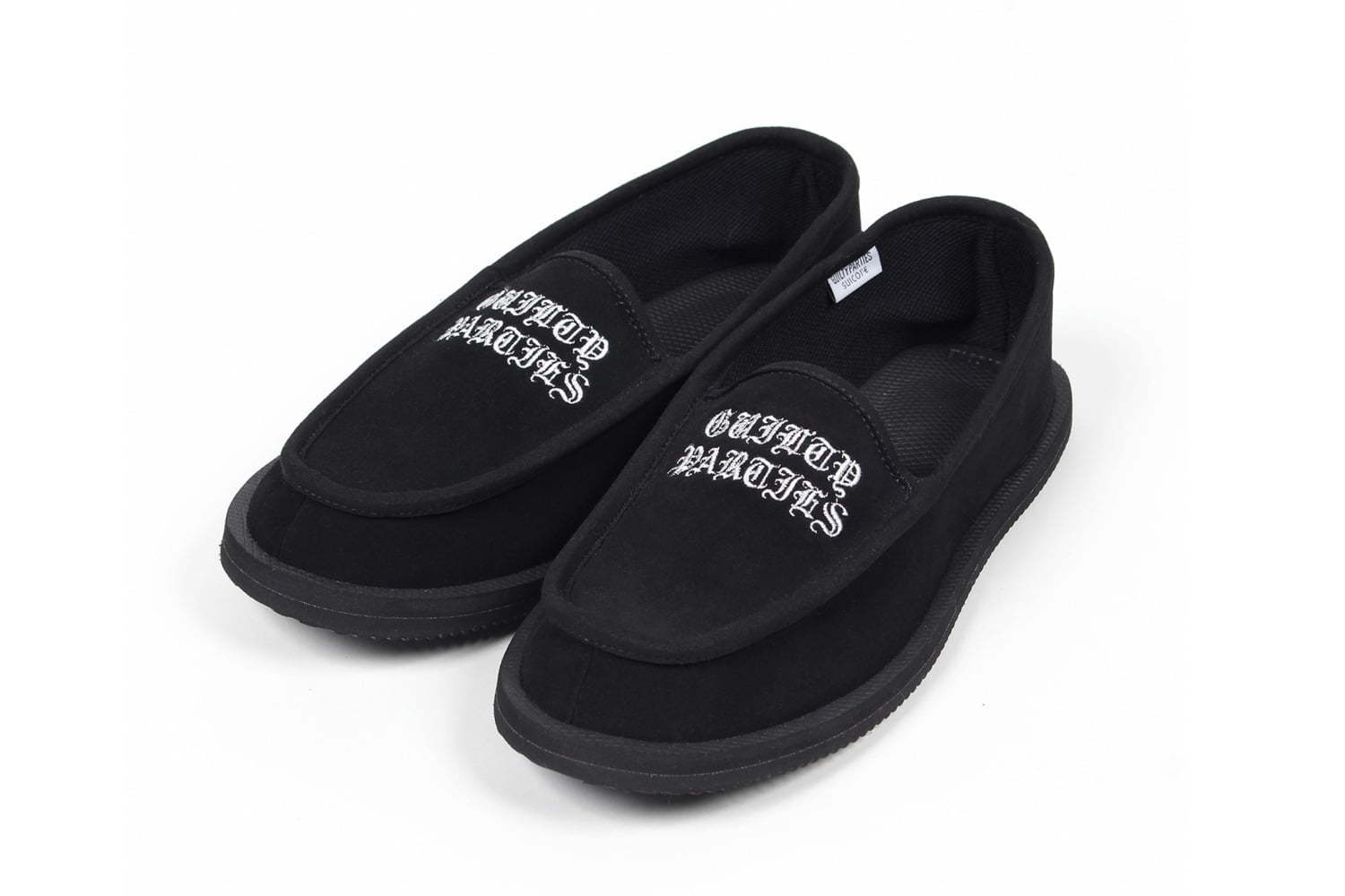 ワコマリア×スイコックのローファー型シューズ、刺繍入りスウェード