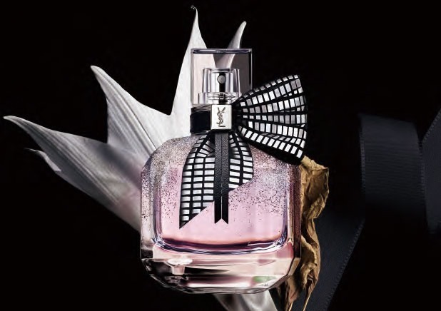 イヴ・サンローラン“恋愛”がテーマの人気香水「モン パリ」“夜のパリ