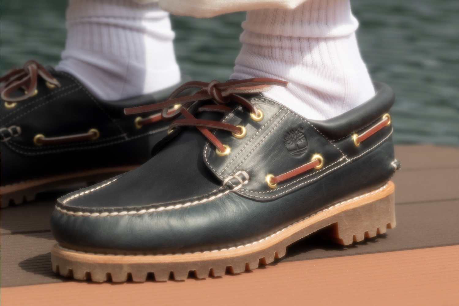 ティンバーランドのビューティ＆ユース別注シューズ、爽やかネイビー