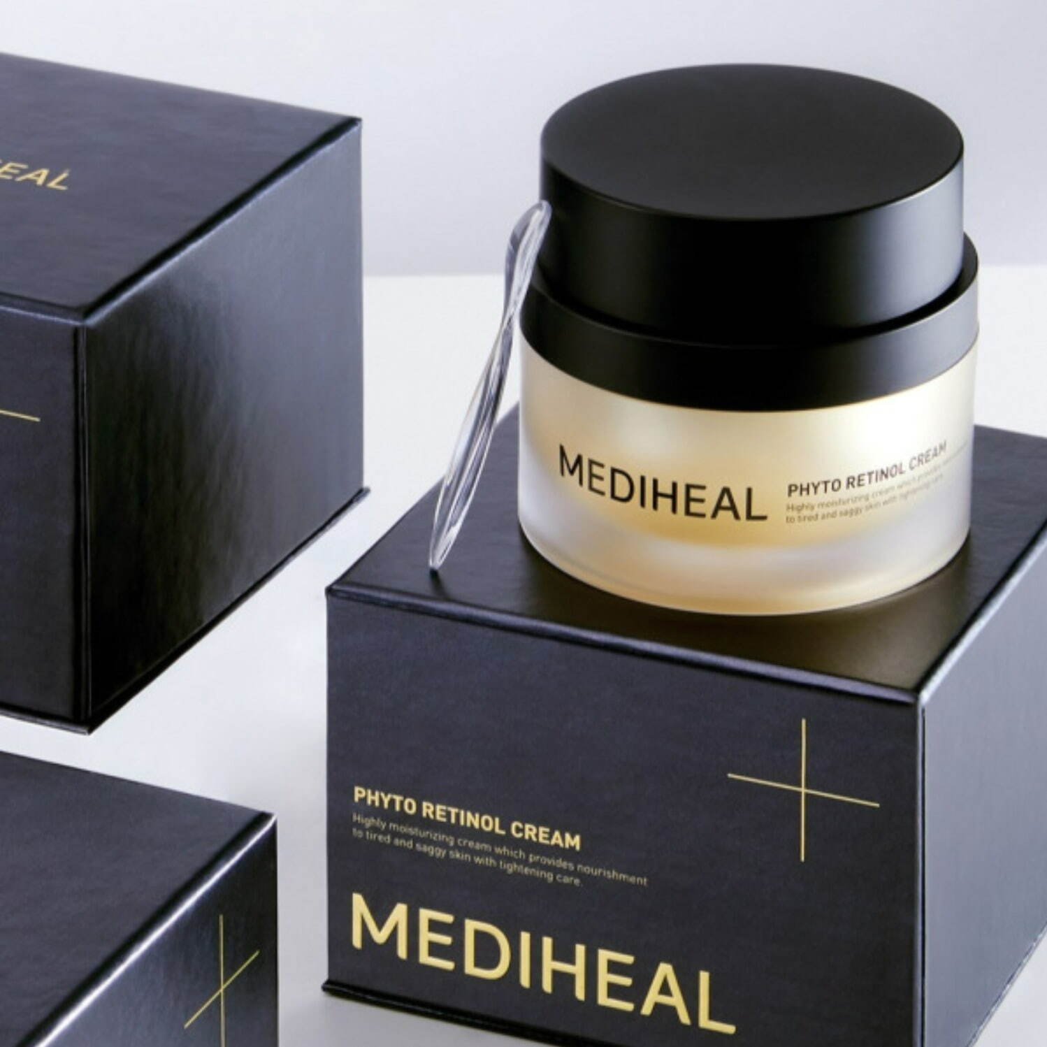 メディヒール23年夏スキンケア、“レチノール”の力で潤うハリ肌に