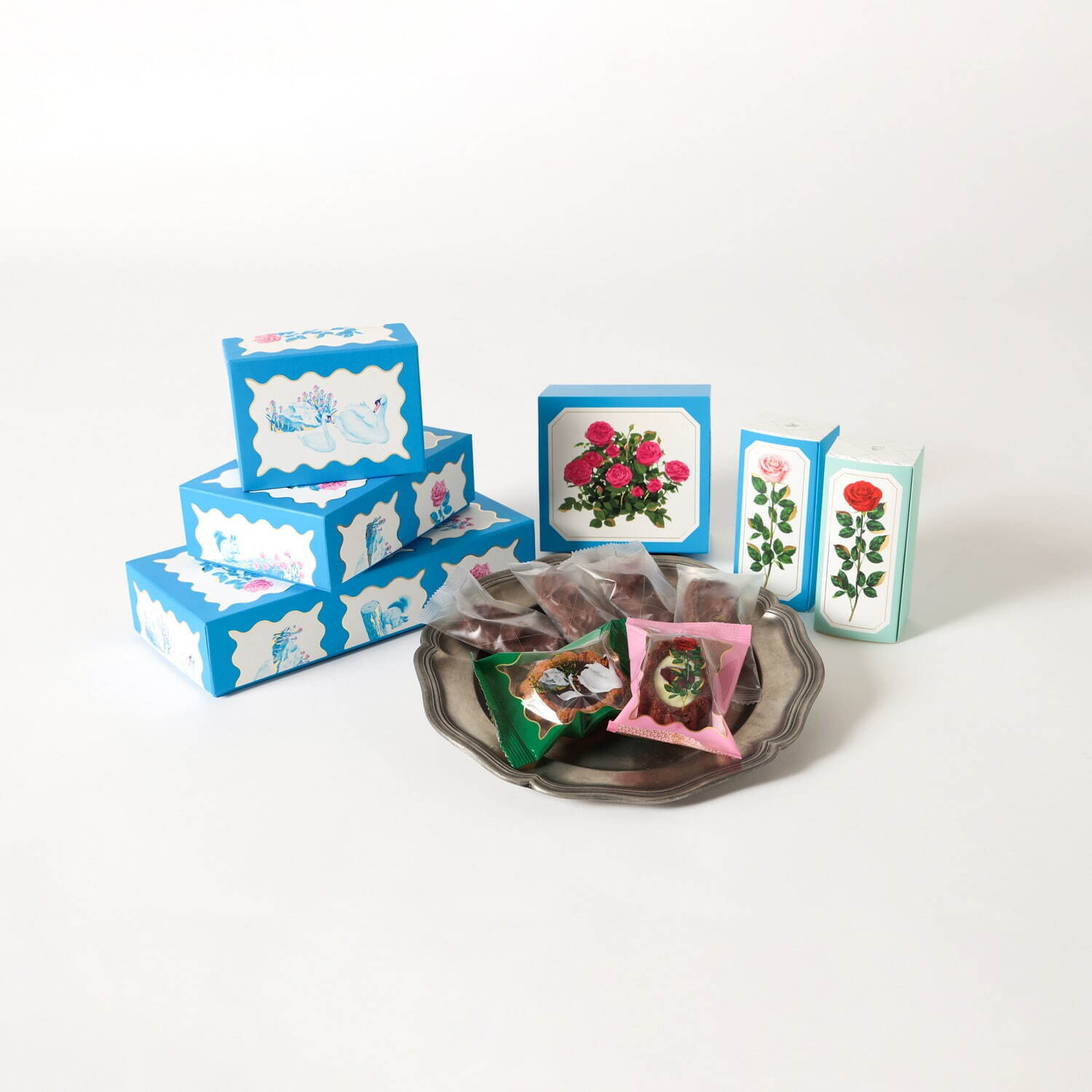 ビームス クチュール×ルル メリー“花＆スワン”刺繍入りスカジャンや新