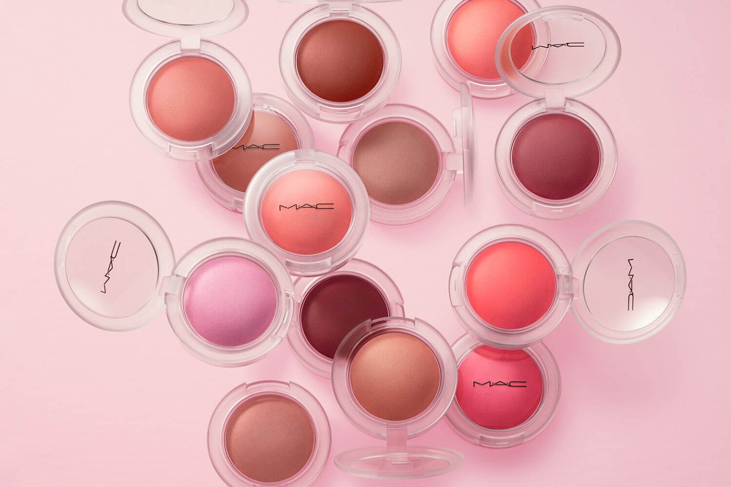 M·A·C「おもちチーク」24年秋に進化、指先ワンタッチで血色＆ツヤ感