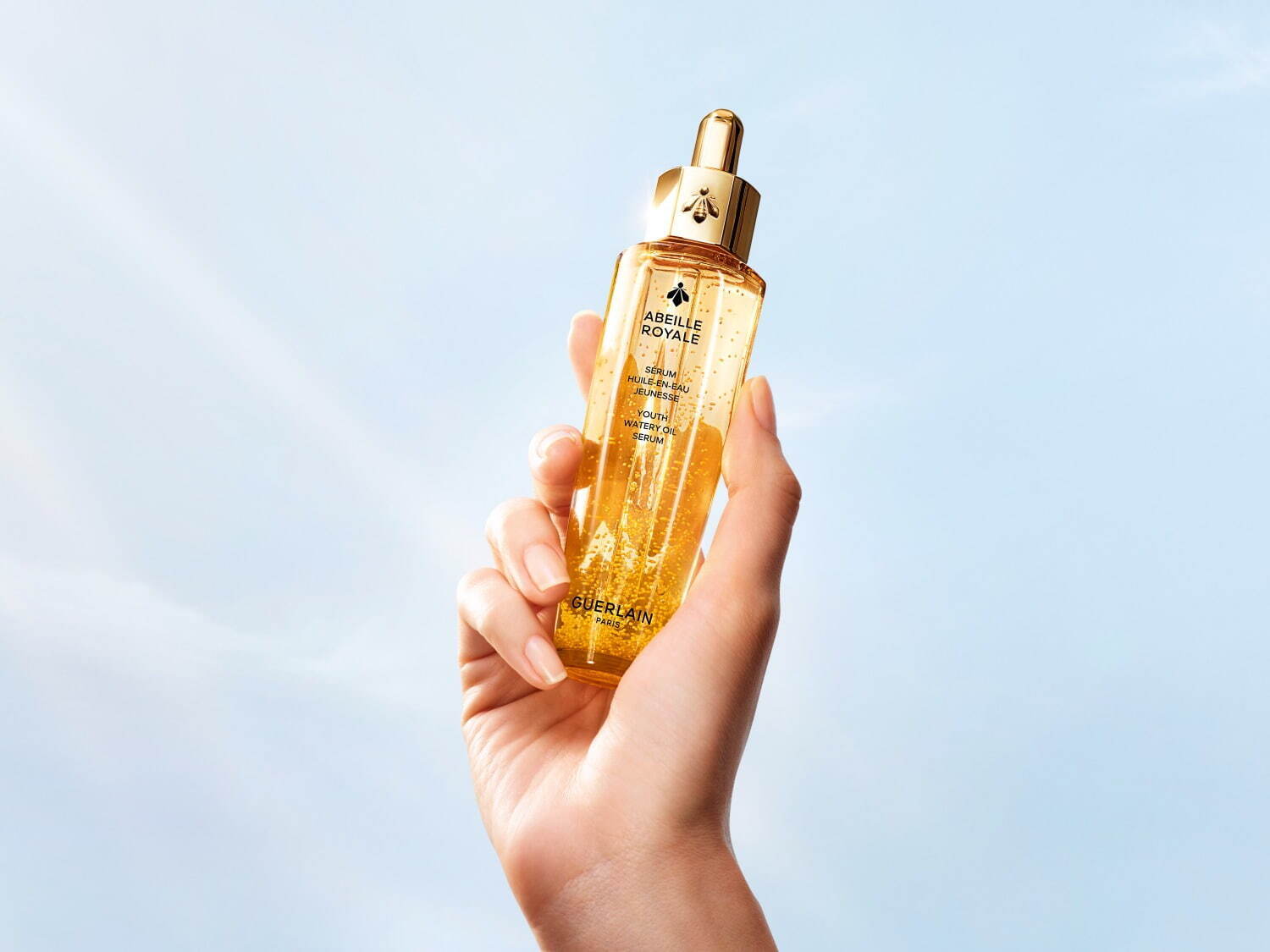 ゲラン“蜂蜜生まれ”「アベイユ ロイヤル」の人気美容液が25年春進化