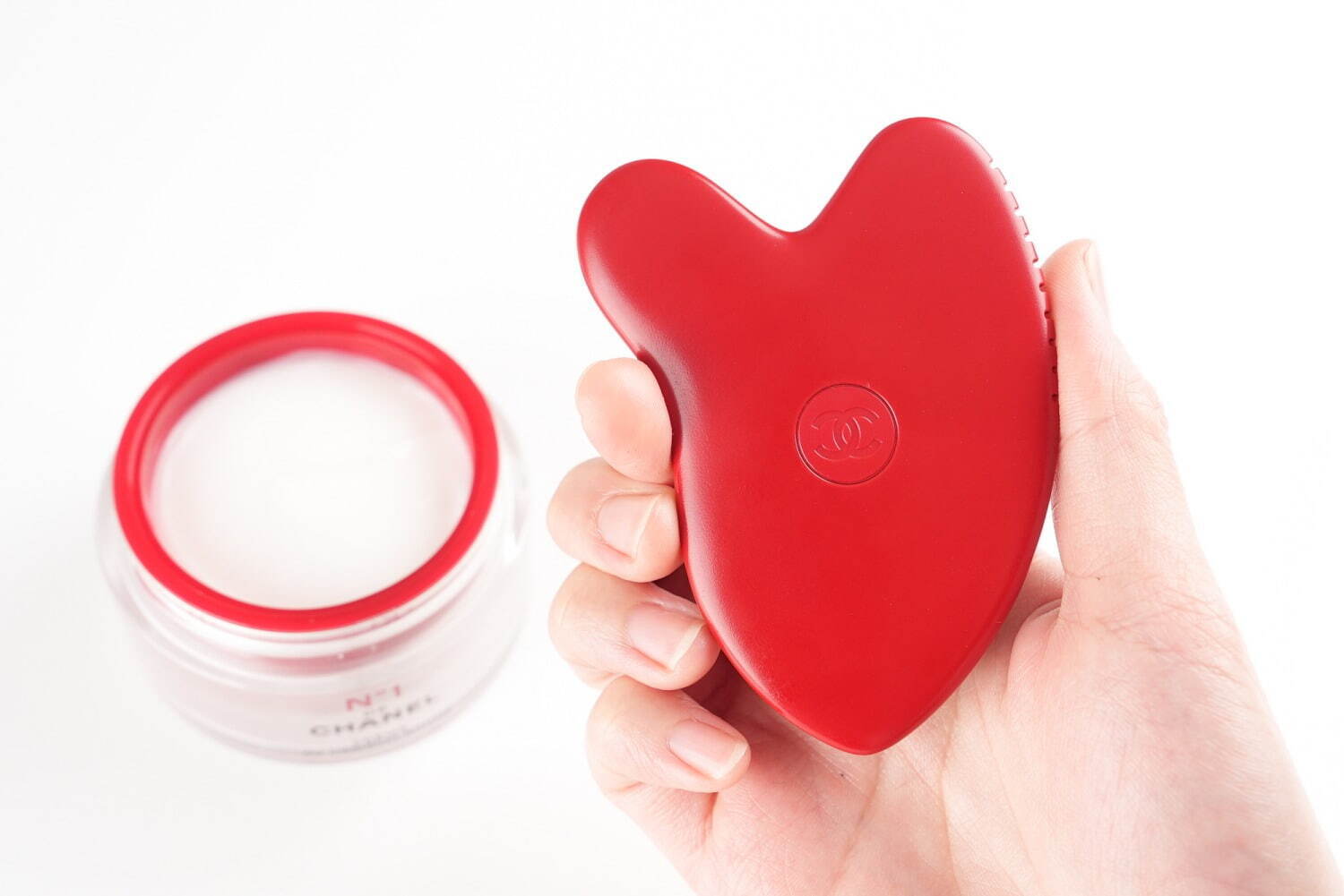 シャネル25年春スキンケア、レッド カメリア着想「Nº1 ドゥ シャネル