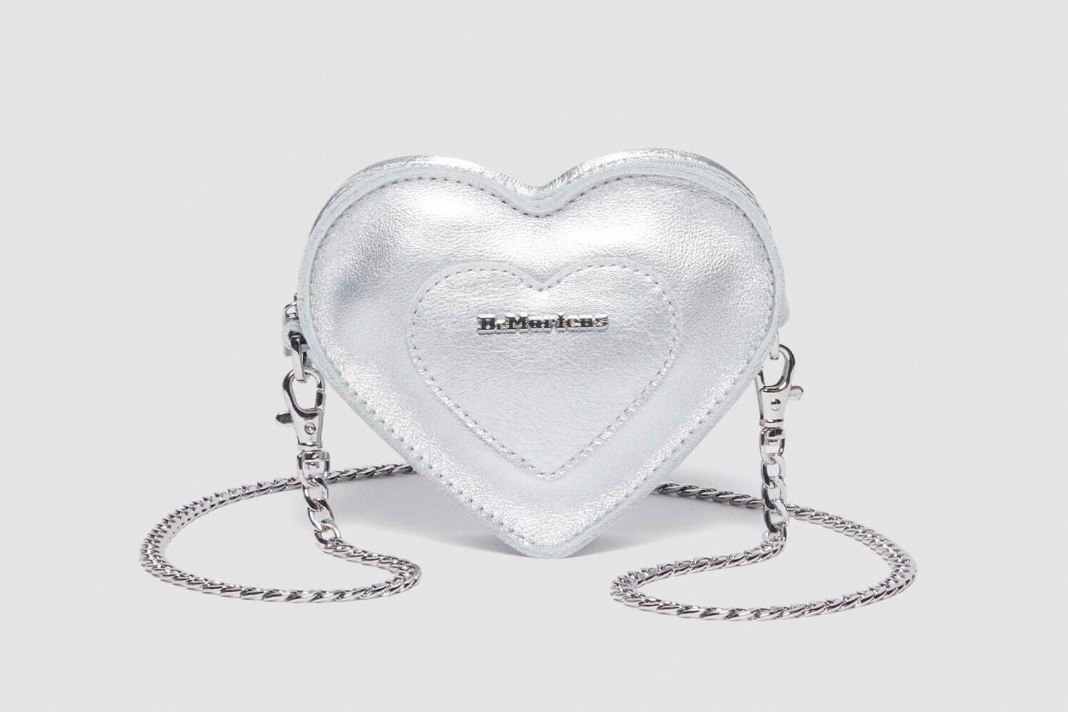 ドクターマーチン「ハート バッグ」もこもこ素材の24年クリスマス仕様