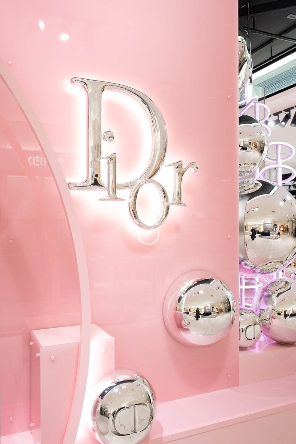ディオール春イベント「リップ グロウ」の世界、“花”イメージ伊勢丹