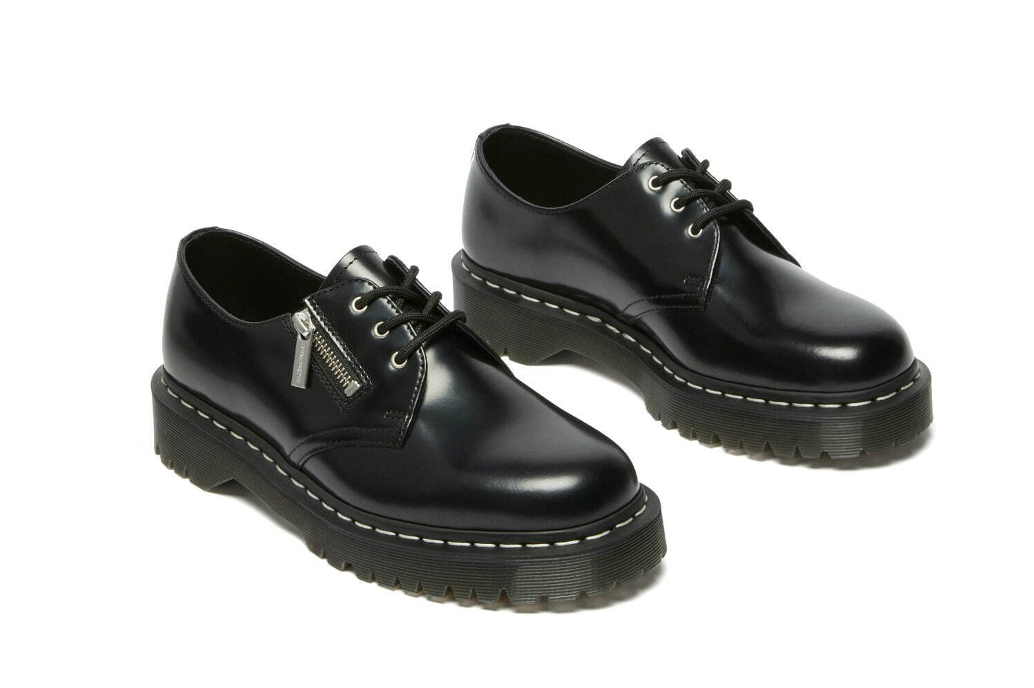 ドクターマーチンの「白ステッチ」シューズ、“ジップ付き＆厚底”の8