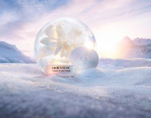 ディオール スノー25年春スキンケア、“雪のようにピュアな肌”導く薬用