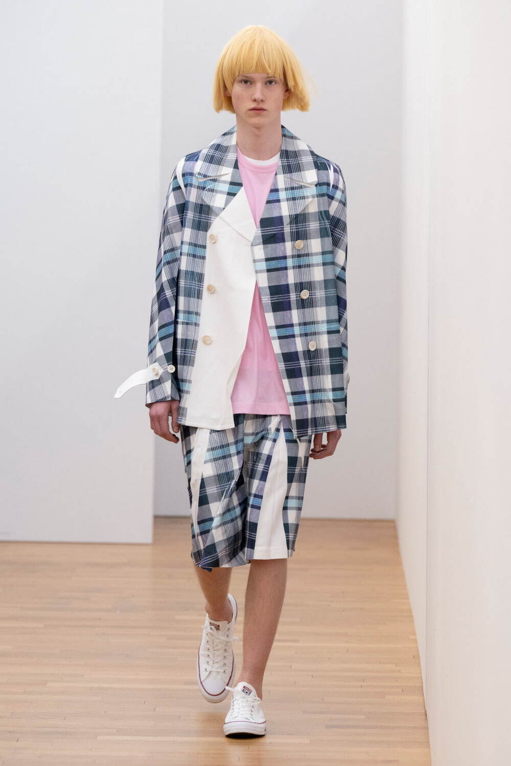 コム デ ギャルソン・シャツ 2025年春夏コレクション - 軽快なディス