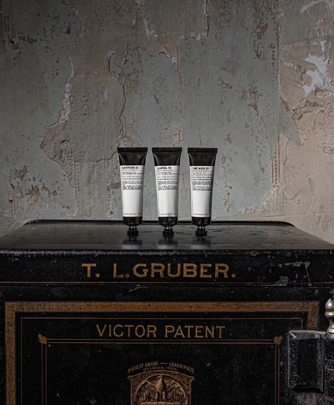 ル ラボ2025年クリスマスコフレ“香りを比べて楽しむ”ミニ香水orハンド