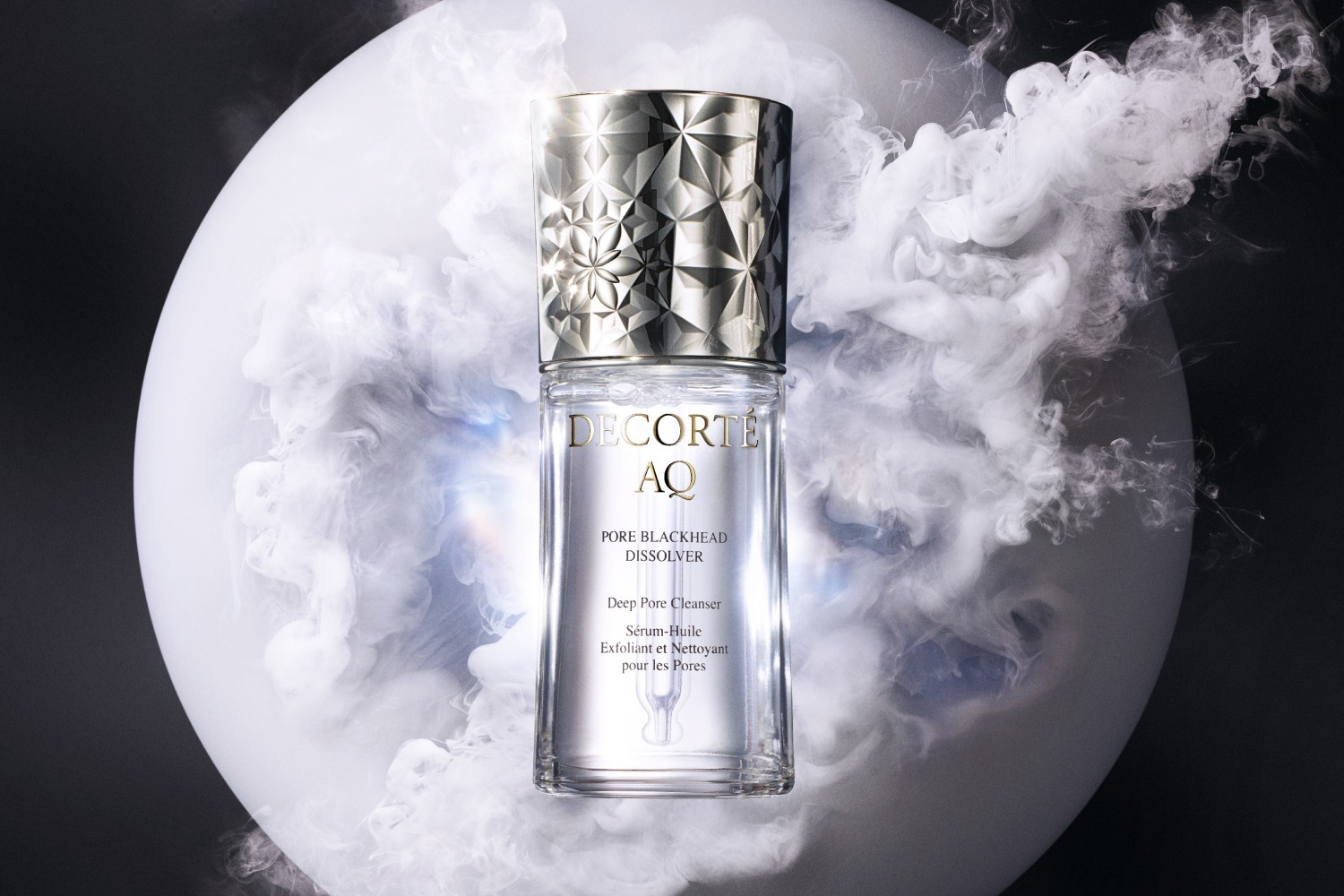 コスメデコルテのミスト状化粧水、シュッとひと吹きで“化粧もちアップ