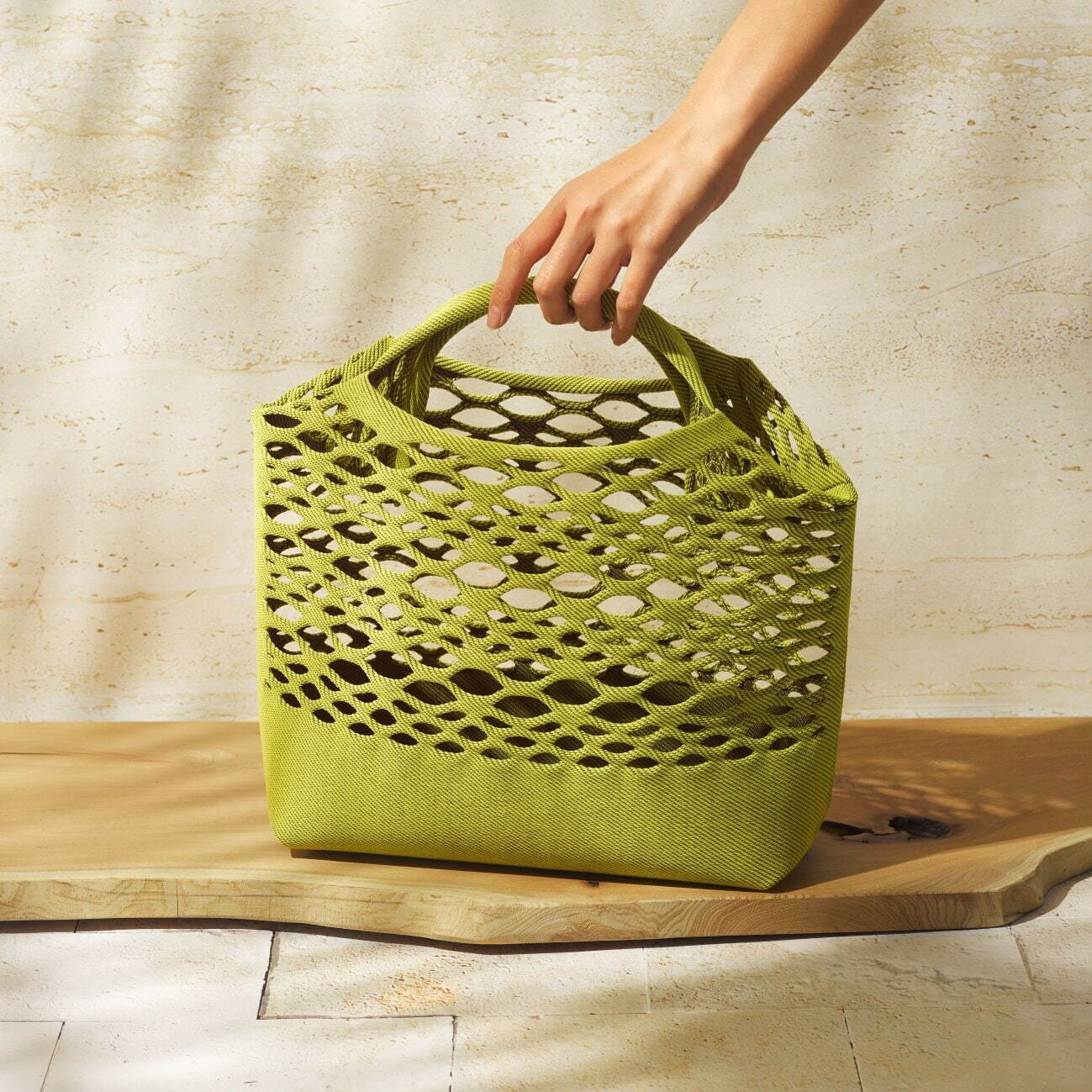 グッド グッズ イッセイ ミヤケのニットバッグ「モッコ バスケット