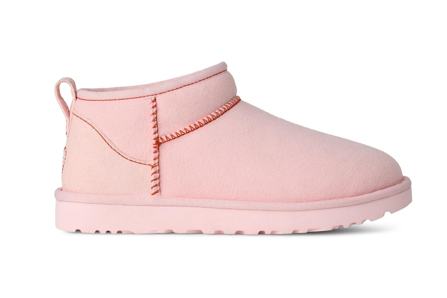 UGG“ハート刺繍”のバレンタインシューズ、パステルピンクのショート