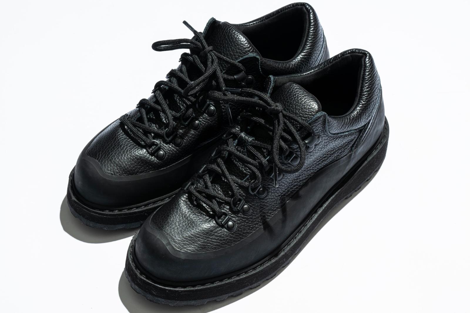 アディダス オリジナルスとイセタンメンズによるスニーカー「ZX 700