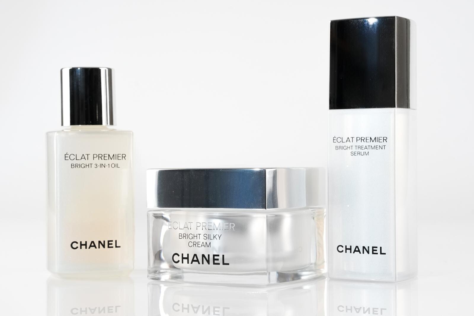 シャネルの新作目もと用クリーム「ル リフト クレーム ユー」ふっくら