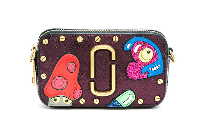 マーク ジェイコブスの新作バッグ＆シューズ、カエルやキノコでポップ