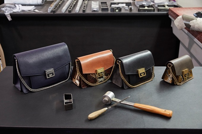 ジバンシィ2018年春夏新作バッグ「GV3」、ダブルGの留め具にチェーン